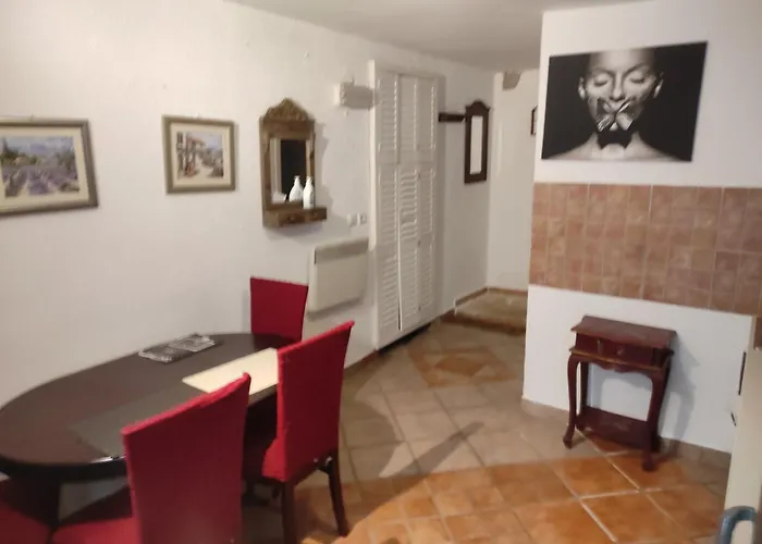 Rgeto 아파트 스톤